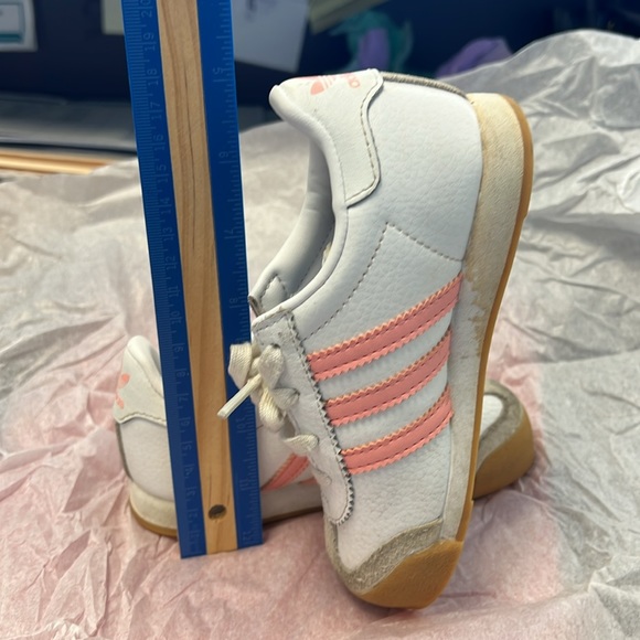 Girls Adidas tennis shoes - Picture 6 of 6